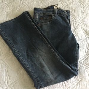 LEVI’S super low boot cut